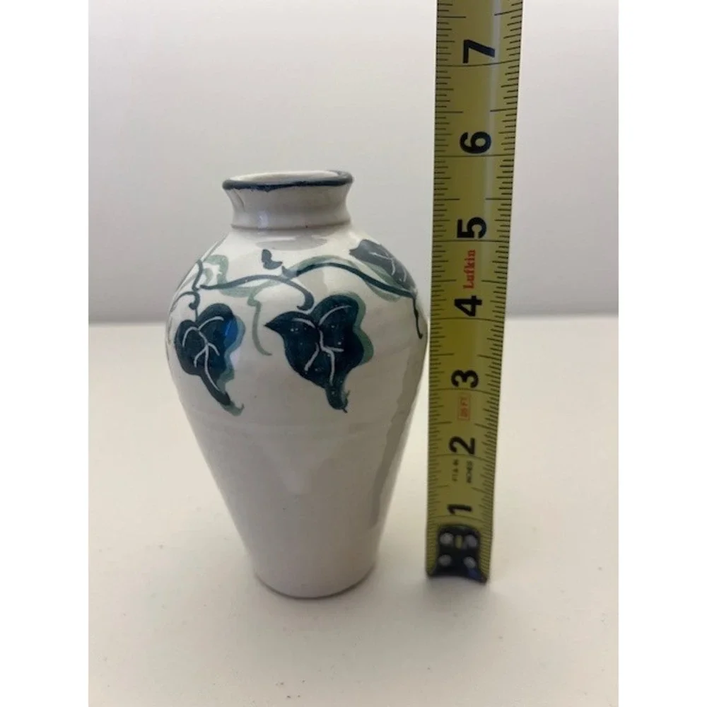 Vintage Cagle Road Pottery‎ Signed Ivy Leaf Vase Hand Painted Cream Green 1995